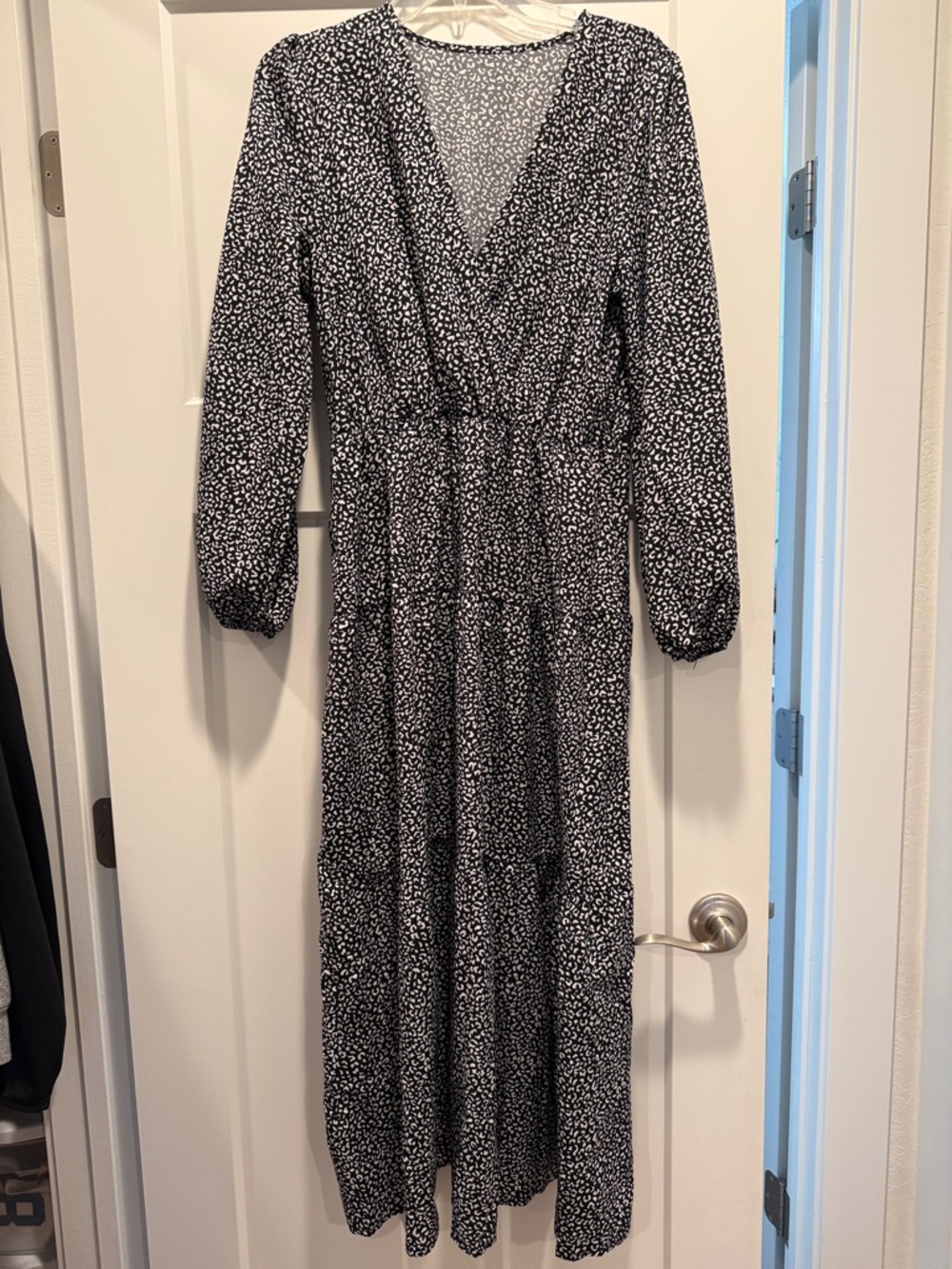 Black and White Leopard Printed Long Sleeve Maxi Dress